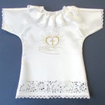 SZATKA DO CHRZTU - KOSZULKA  Z HAFTEM
