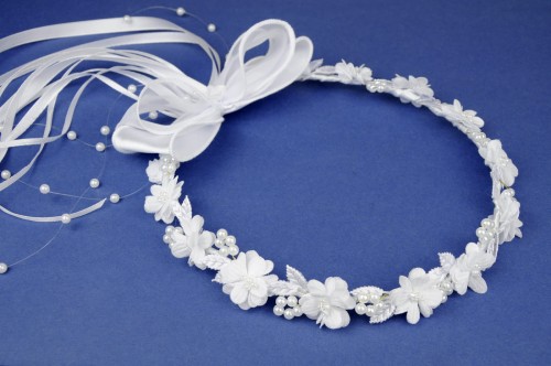 Biały wianuszek komunijny